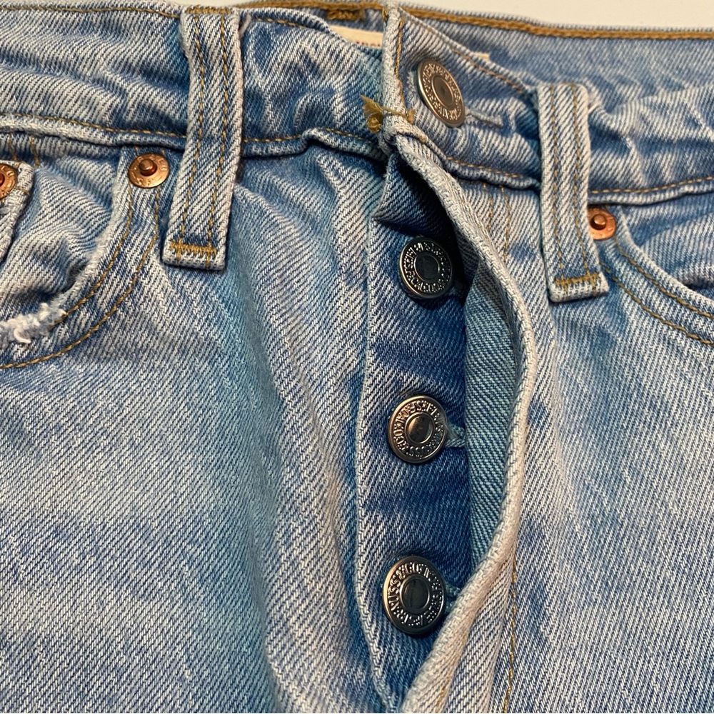 Levi's Premium Wedgie Straight Jeans, Size 27 - Picture 4 of 6